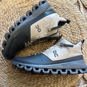 sold on Ⓜ️: NEW On Cloud Hi Sneaker sz 7 *sold out colorway*